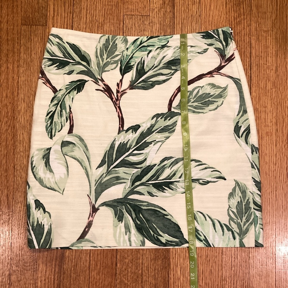 Ann Taylor Cream Skirt with Green Leaf Print - Picture 5 of 8